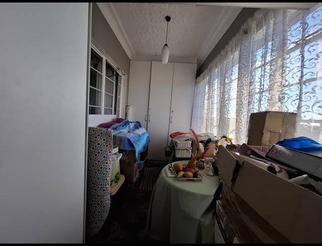 2 BEDROOM APARTMENT FOR SALE IN SPRINGS CENTRAL